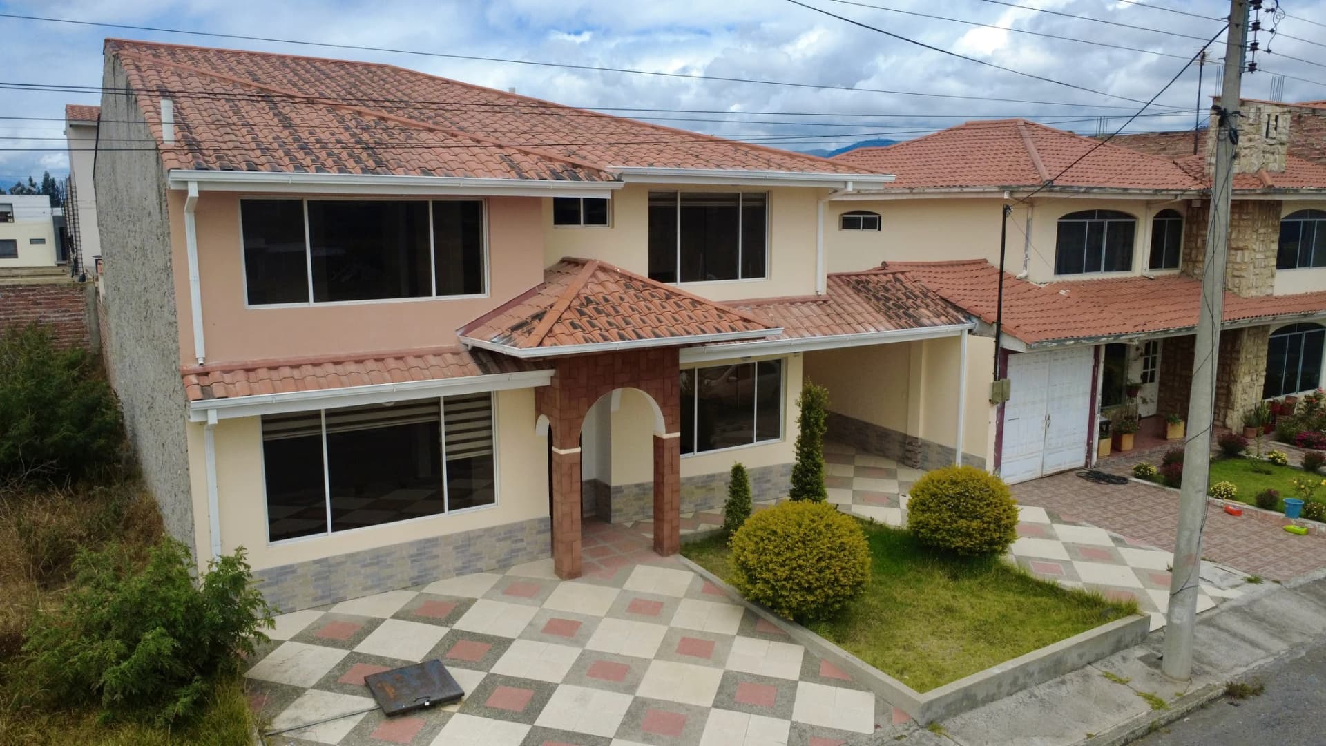 Foto de Casa Urbanización del Sol / Norte de Riobamba